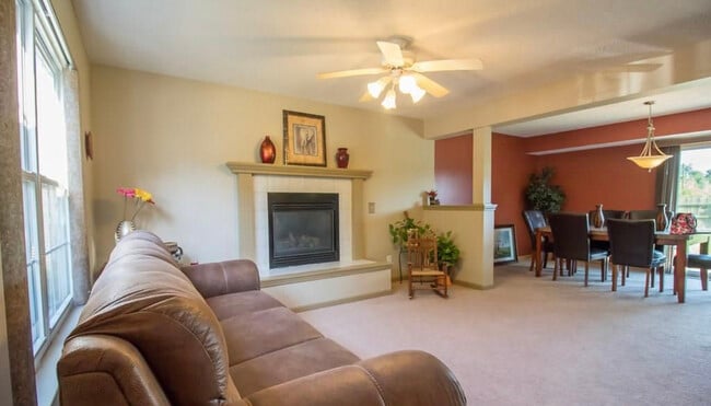 Building Photo - 101 Pine Ridge Plz