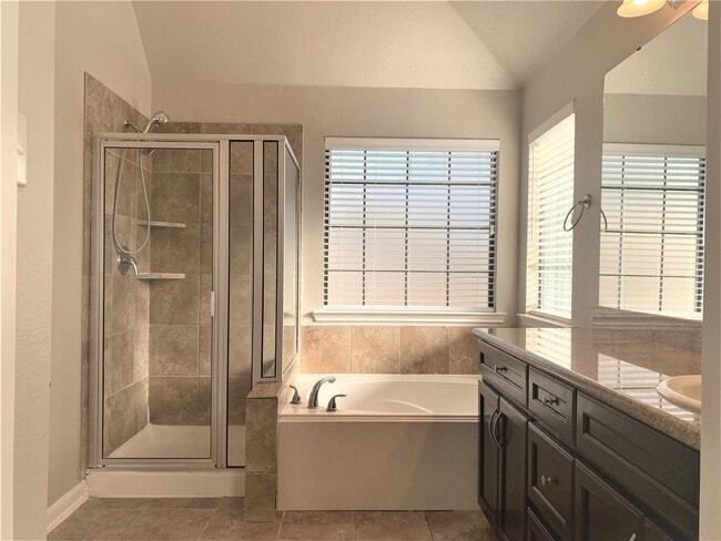 Building Photo - 807 Cobble Gate Dr