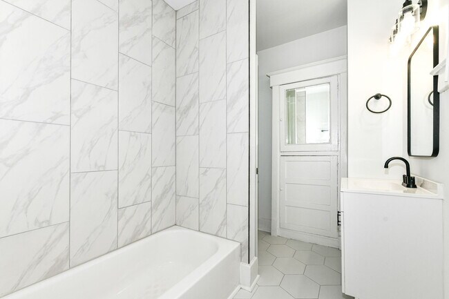 Building Photo - 3111 N Capitol Ave