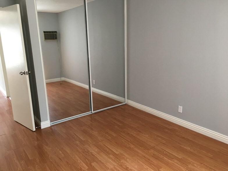 Bedroom No 1 - 546 Salem St