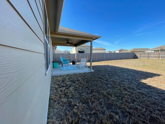 Building Photo - Super Nice Home! Southside of San Antonio/...