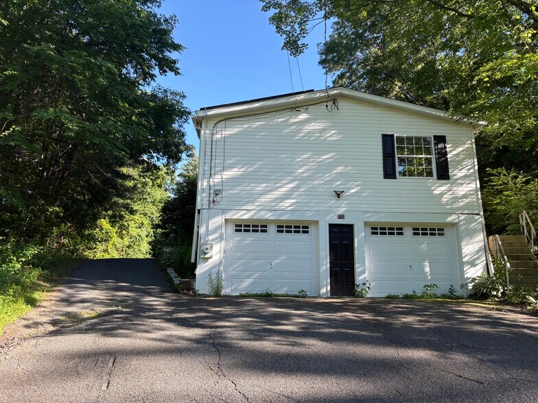 Building Photo - 10 Gardner Falls Rd