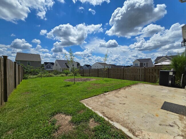 Building Photo - 1032 Crescent Moon Lp
