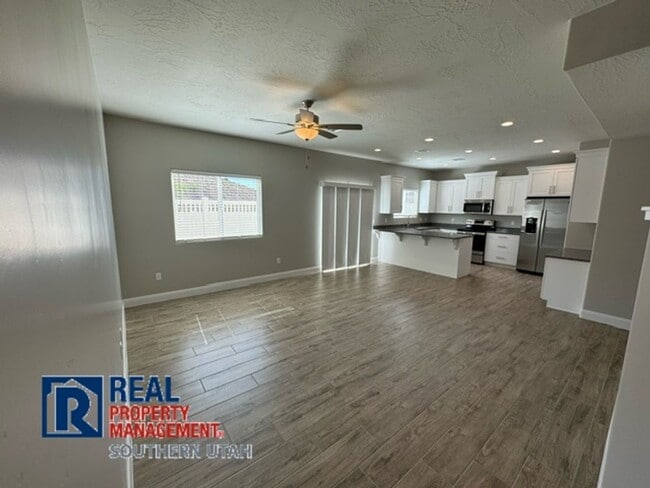 Building Photo - Brand New - River Trail Townhome