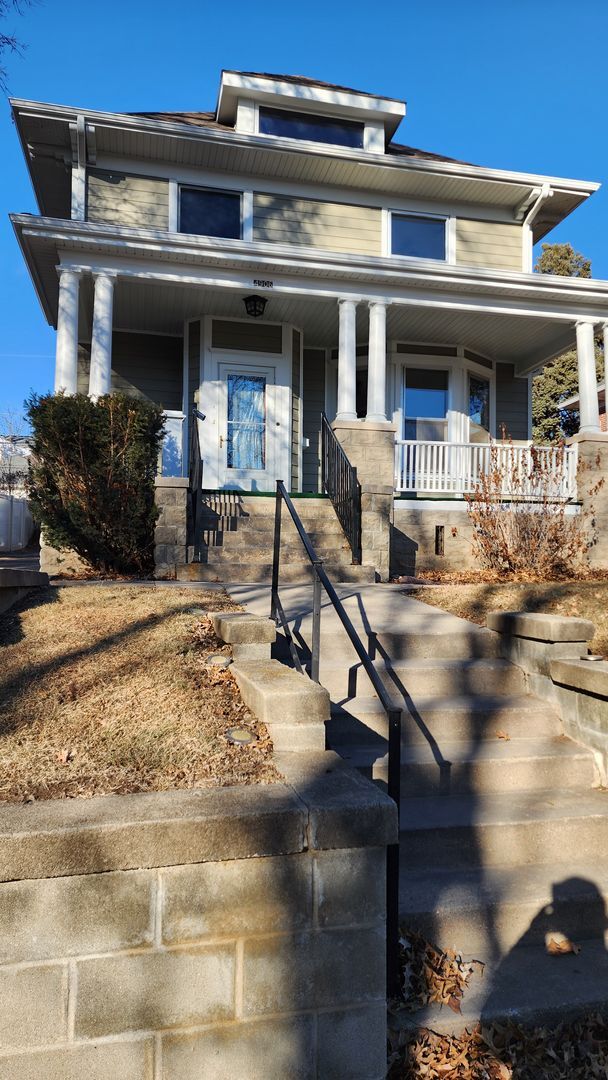 Primary Photo - Dundee Two Story House