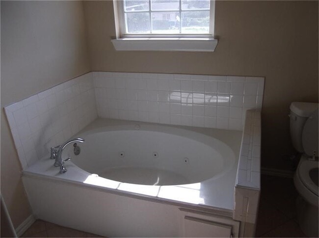 Building Photo - 2627 Desoto Sq Dr