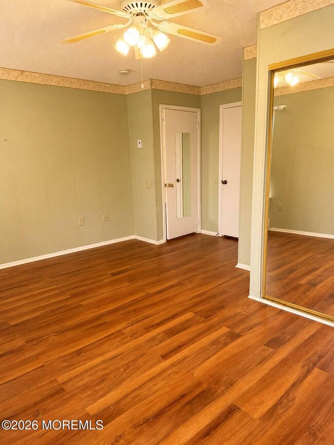 Building Photo - 525O Belford Rd