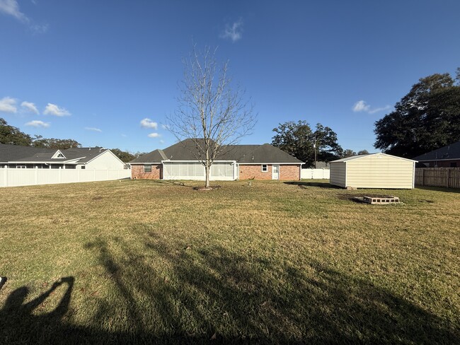 Building Photo - 41265 Schafer Dr