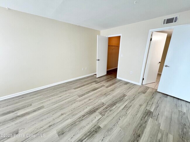 Building Photo - 1750 Commodore Blvd