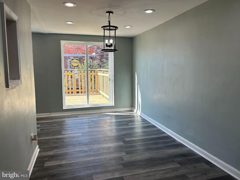 Building Photo - 522 S 3rd St