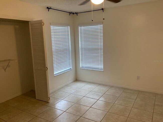 Building Photo - 88 Lakepointe Cir
