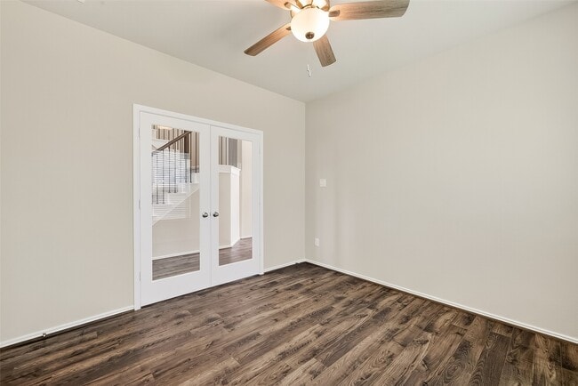 Building Photo - 411 Sunlit Vly Cir