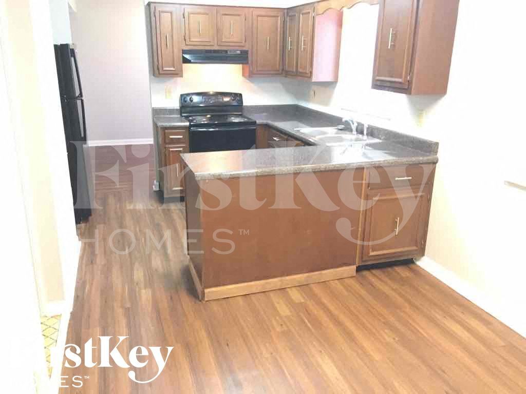 Building Photo - 2856 Baywood Dr