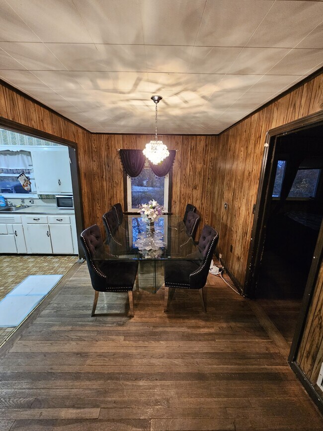 Building Photo - 1656 Hamburg Tpke