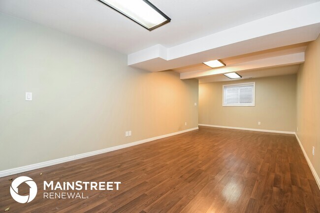 Building Photo - 938 S 200 E