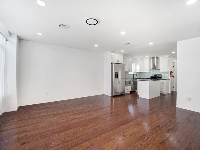 Building Photo - 8310 Newkirk Ave