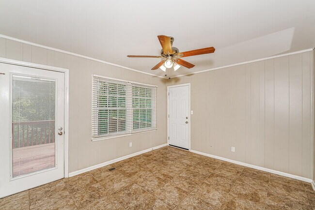 Building Photo - 120 Von Dale Dr