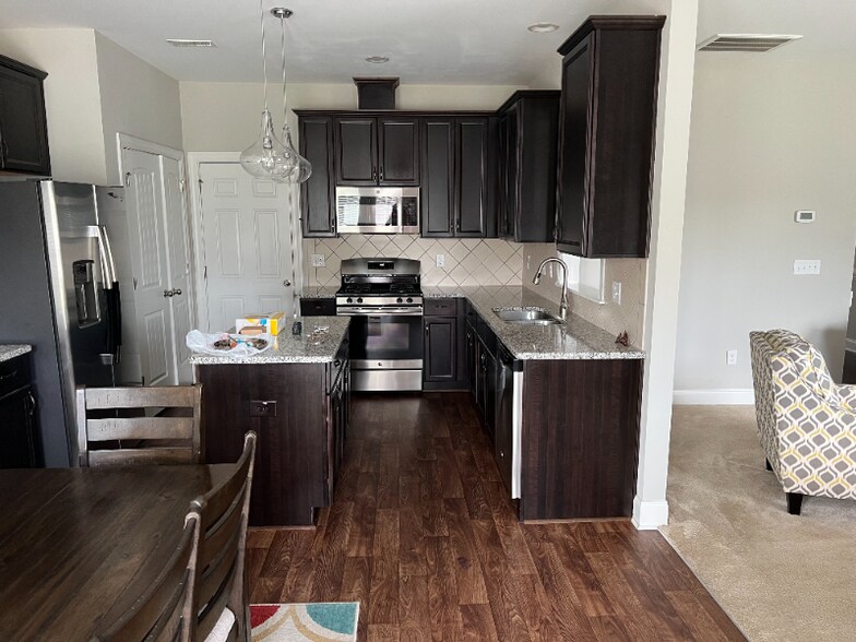 Building Photo - 1121 Tulip Poplar Rd