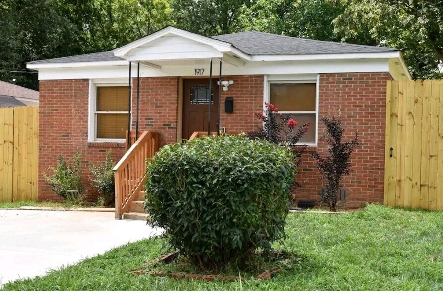 Building Photo - 1917 Taylor Ave