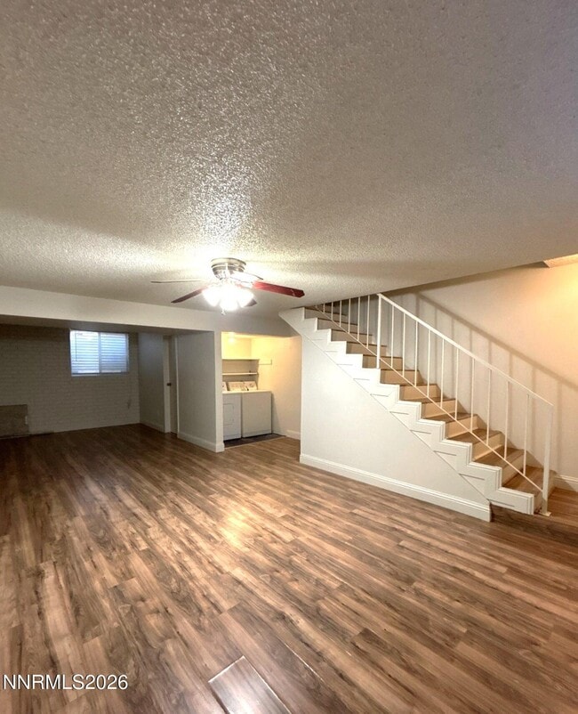 Building Photo - 1410 E 9th St