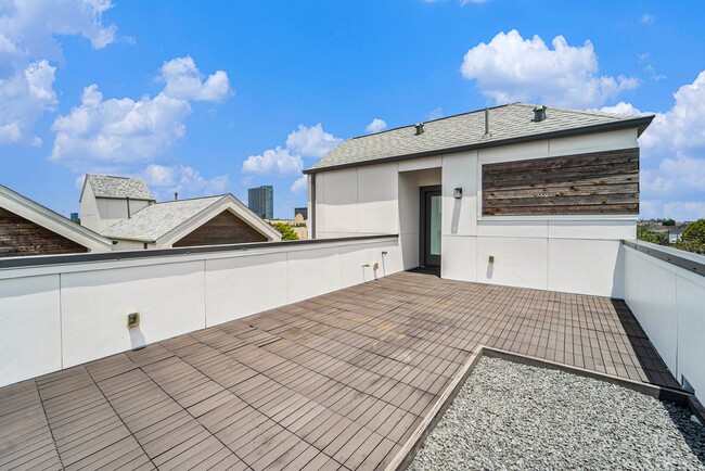 Building Photo - 1507 Truxillo St