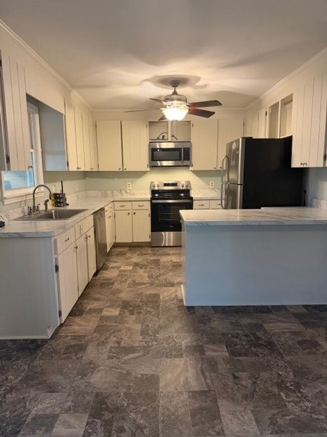 Building Photo - 3 Bed/2 Bath Home in Goldsboro