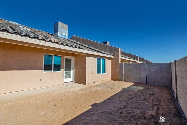 Building Photo - 7171 E 38th Ln