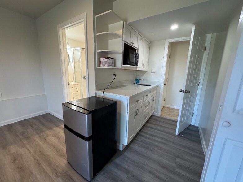 Building Photo - 127 Marbly Ave