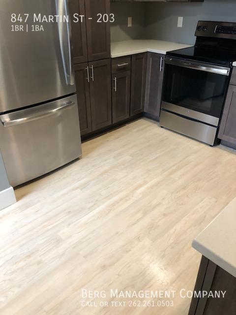 Building Photo - 847 Martin St