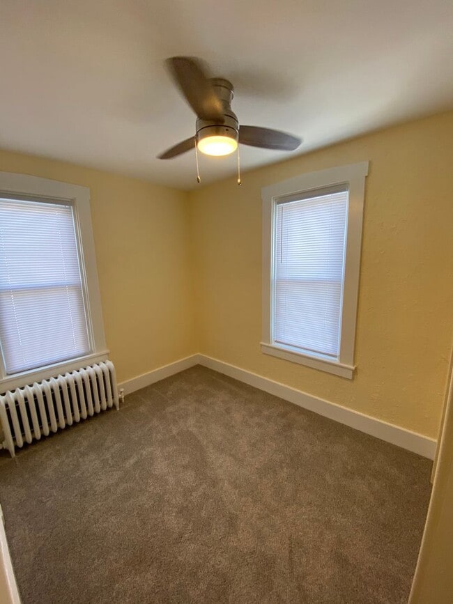 Building Photo - Beautiful Three Bedroom Townhouse in Northwest Lancaster City!