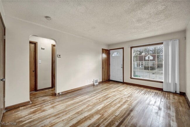 Building Photo - 10213 Dove Ave