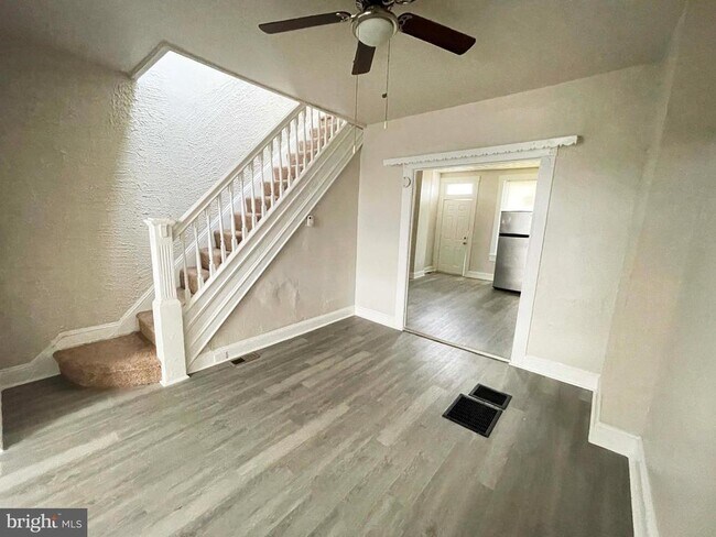 Building Photo - 1736 Darley Ave