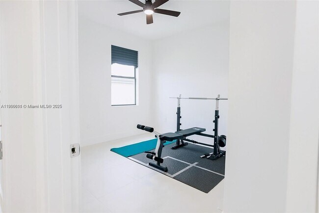 Building Photo - 30707 SW 193rd Ave