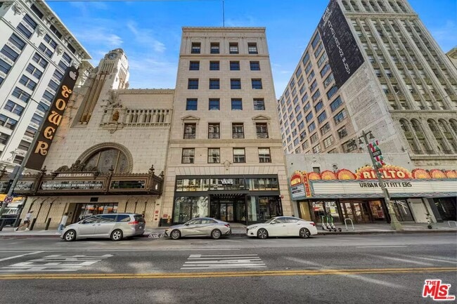 Building Photo - 808 S Broadway