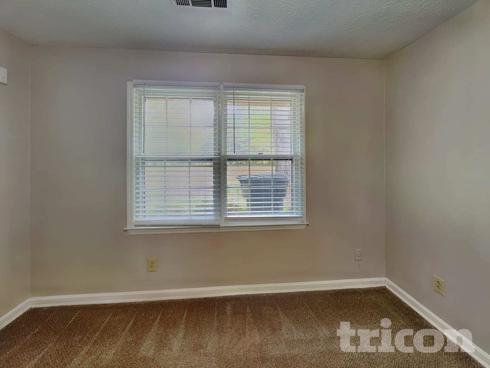Building Photo - 100 Creekwood Ct