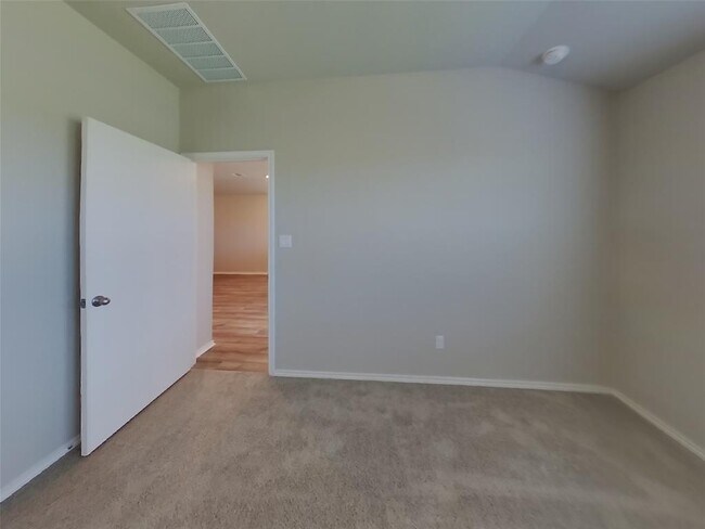 Building Photo - 5113 Sidesaddle Dr