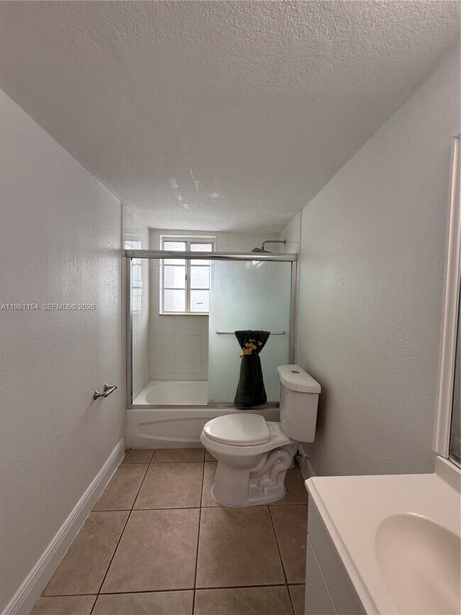 Building Photo - 5020 NW 79th Ave