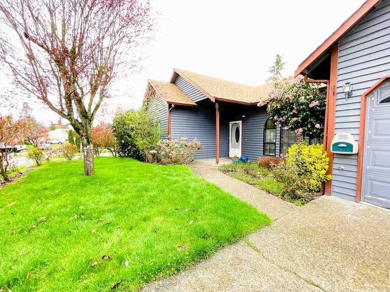 Building Photo - Cherokee Bay Rambler