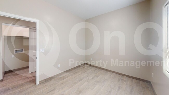 Building Photo - 442 E Wilcox Dr