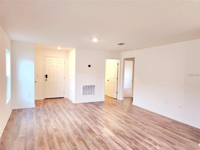 Building Photo - 1931 Golden Beak Dr