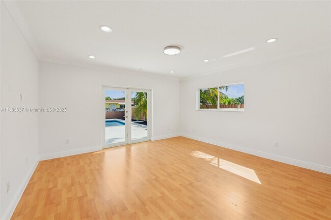 Building Photo - 13145 Coronado Terrace