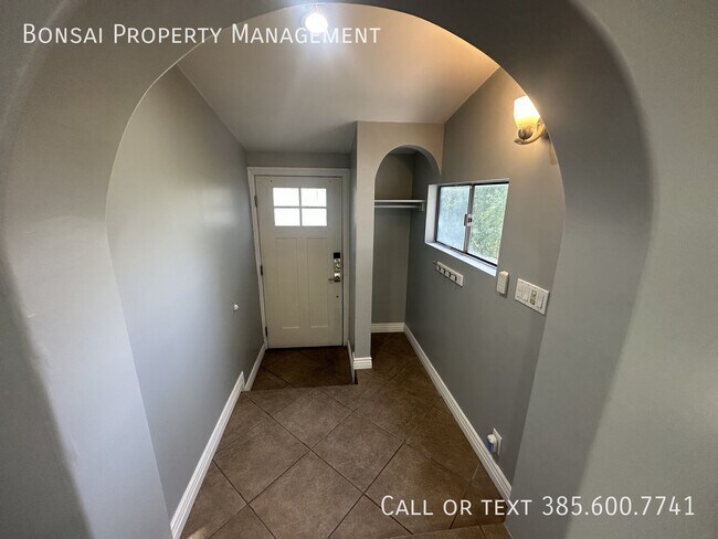 Building Photo - 3281 E Fortuna Dr
