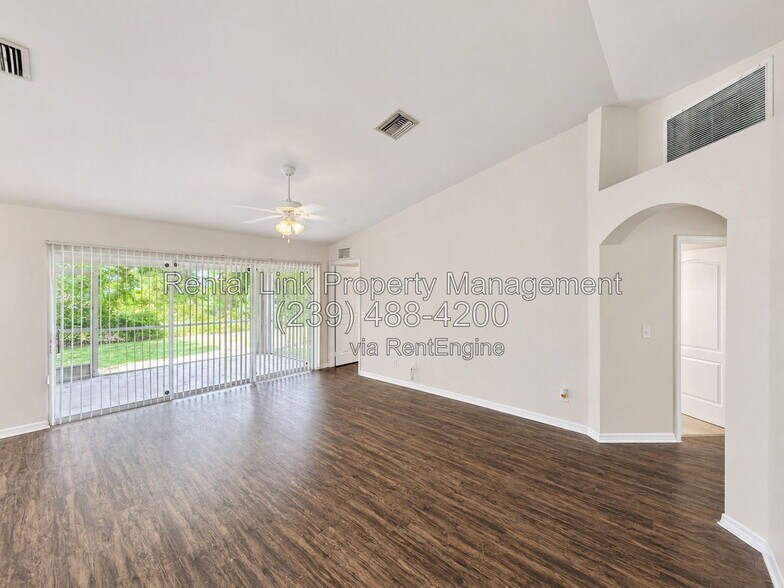 Building Photo - 764 Breamer Ave S