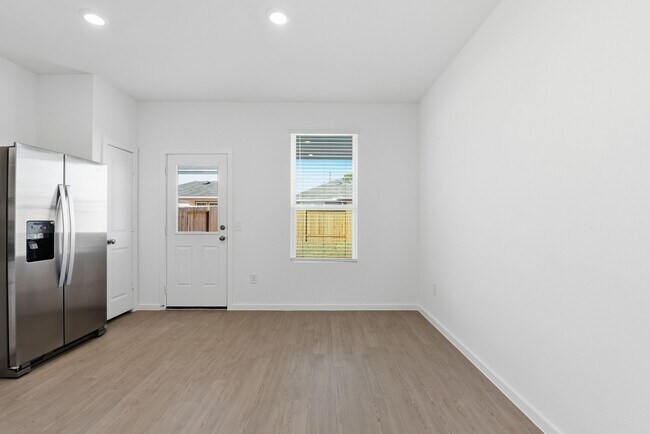 Building Photo - 26391 Cedar Sedge Dr