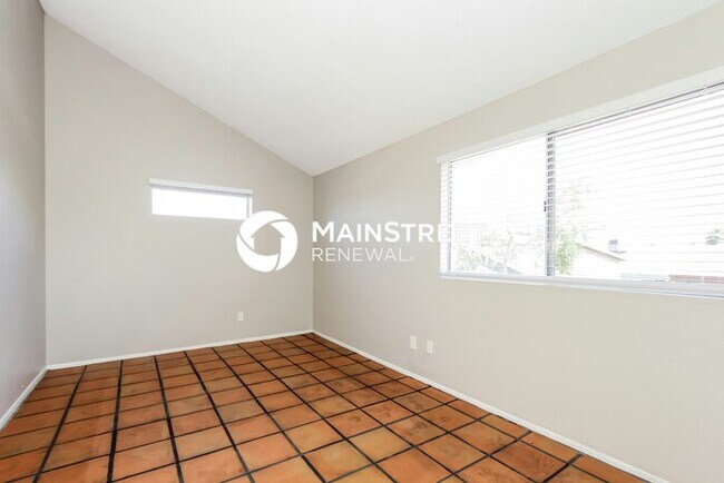 Building Photo - 4 Bedroom Pet-Friendly Home in PEORIA, AZ ...