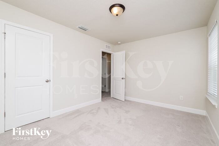 Building Photo - 10572 Gliding Eagle Wy