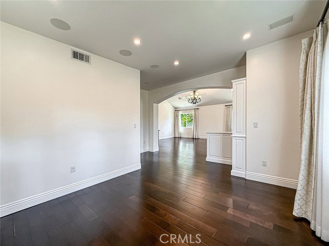 Building Photo - 5960 Balcom Ave
