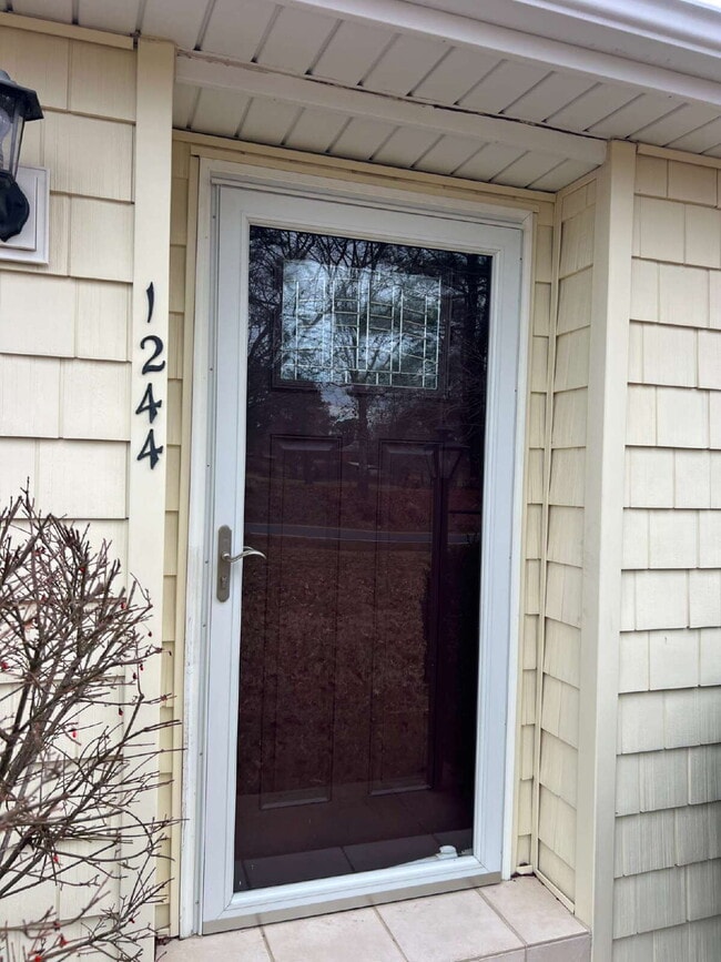 Building Photo - 1244 Mountain View Rd