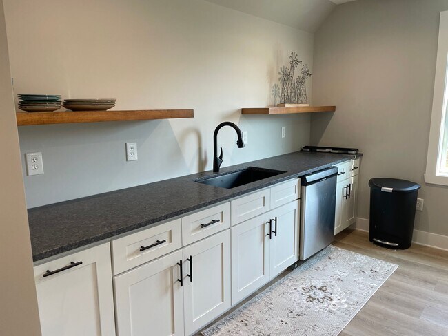 Building Photo - 6 Bedroom 4 Bathroom House in Supply NC-Unfurnished