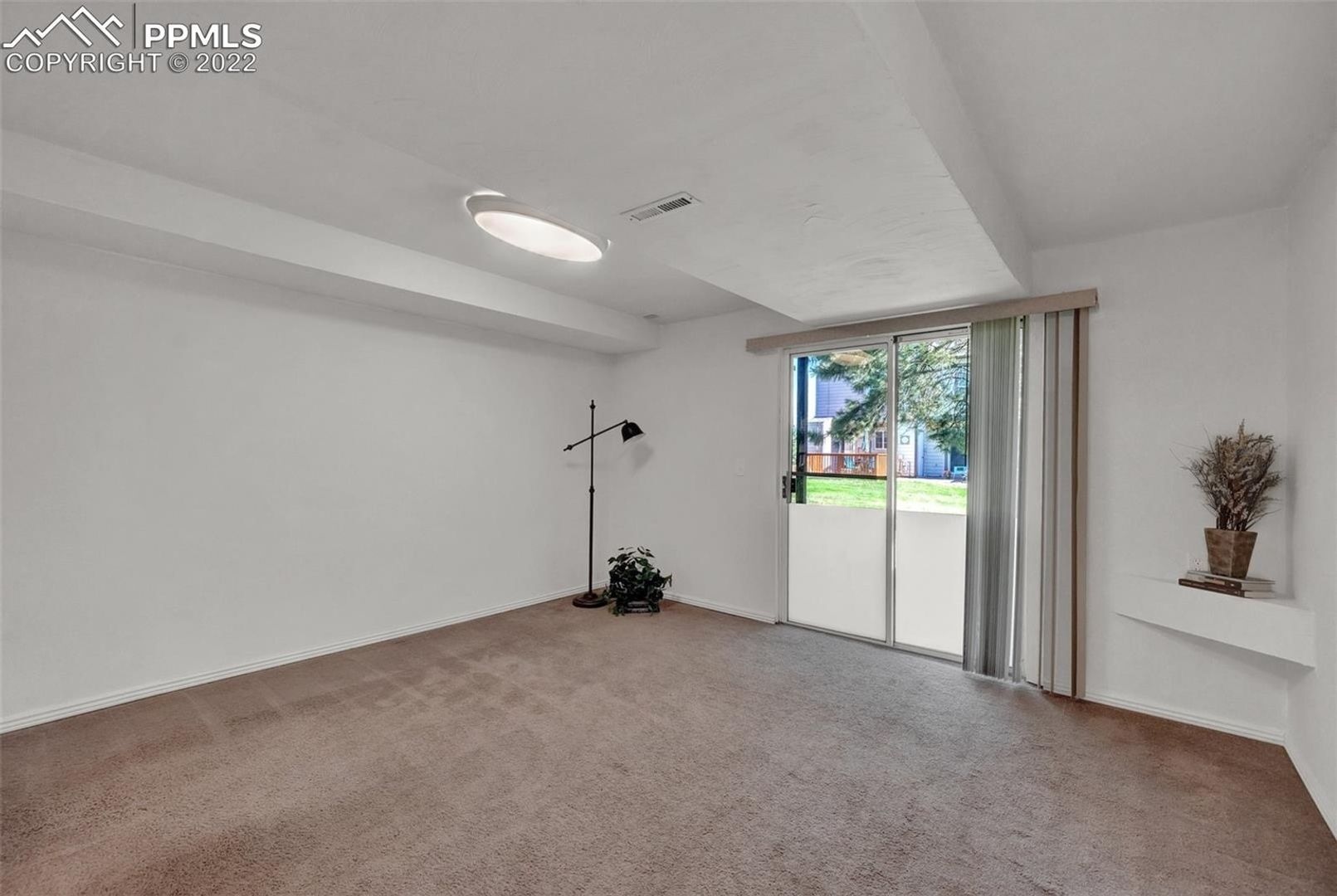 Building Photo - 3467 Queen Anne Way
